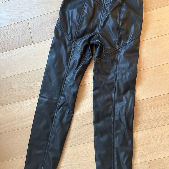 Aritzia rebel pants 0 - Picture 3 of 4